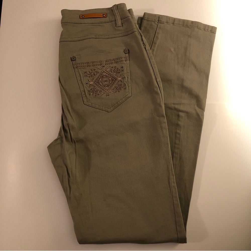 Simon Chang Beige Jeans NWOT